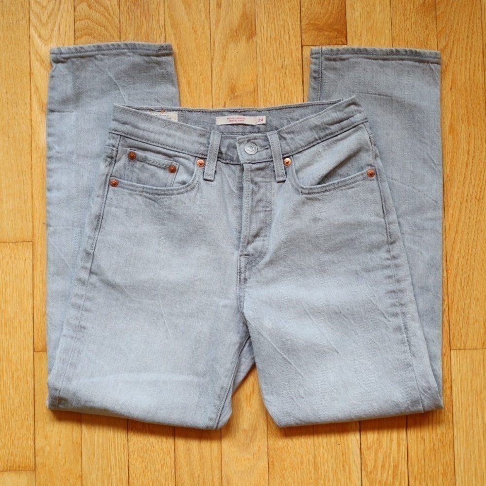 Levi’s Grey Wedgie Straight Leg Jean Women’s Size 24 - Picture 4 of 11